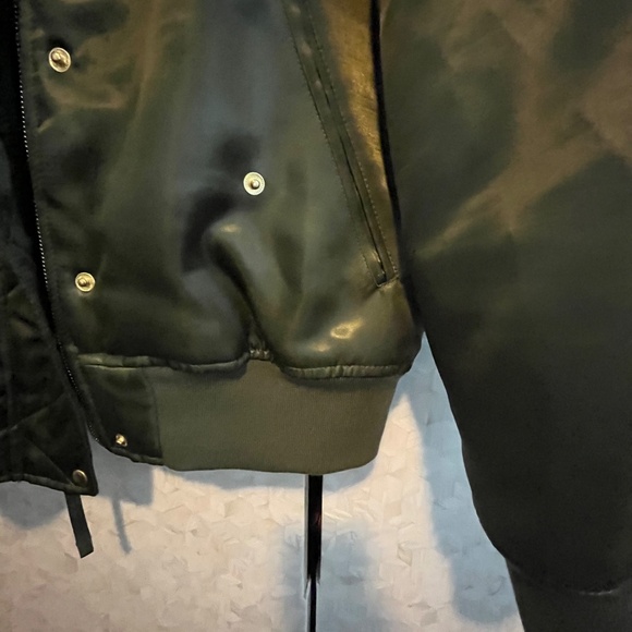 Woman’s Gap Green Bomber Jacket with Pink Faux Trim - Picture 11 of 13